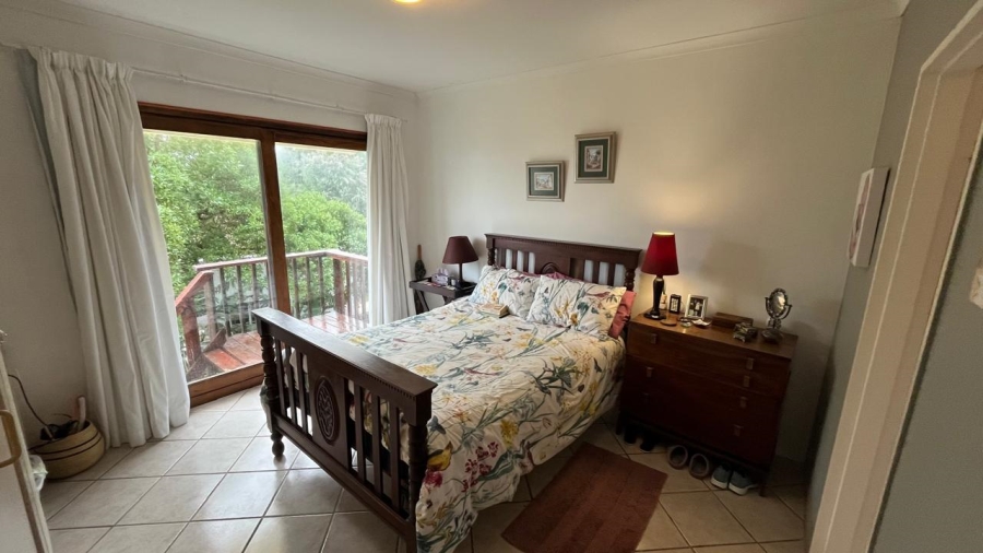 6 Bedroom Property for Sale in Oyster Bay Eastern Cape